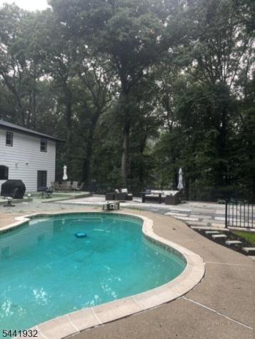 43 Dodie Drive Parsippany-troy Hills NJ 07054
