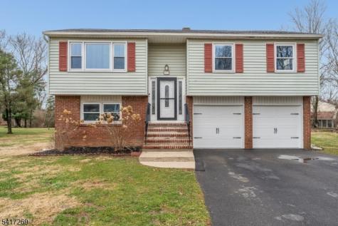 87 Lynnfield Terrace Lopatcong NJ 08865