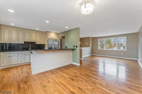 87 Lynnfield Terrace Lopatcong NJ 08865