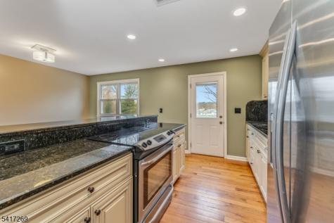 87 Lynnfield Terrace Lopatcong NJ 08865