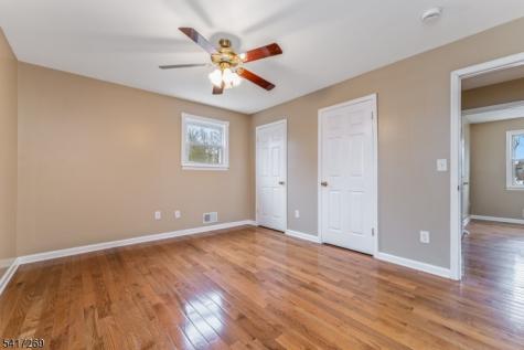 87 Lynnfield Terrace Lopatcong NJ 08865