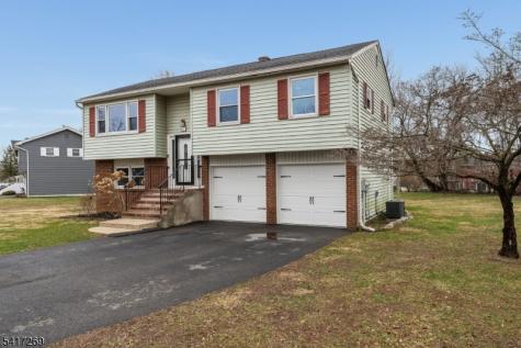 87 Lynnfield Terrace Lopatcong NJ 08865