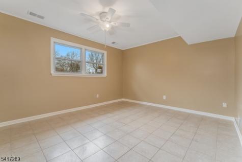 87 Lynnfield Terrace Lopatcong NJ 08865