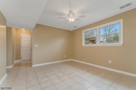 87 Lynnfield Terrace Lopatcong NJ 08865