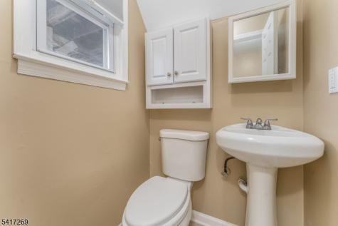 87 Lynnfield Terrace Lopatcong NJ 08865