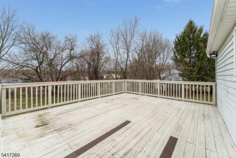 87 Lynnfield Terrace Lopatcong NJ 08865