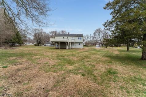 87 Lynnfield Terrace Lopatcong NJ 08865
