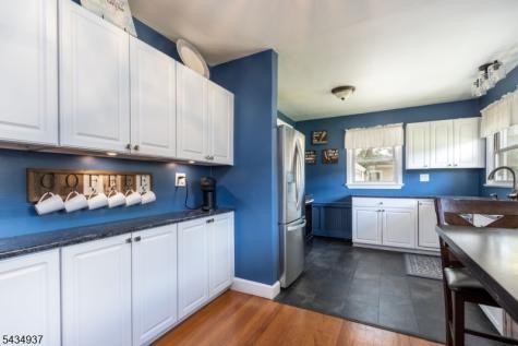 7 West Street Roxbury NJ 07876