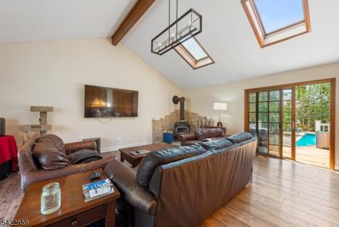 106 Dogwood Drive Oakland NJ 07436