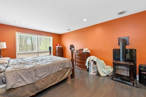 106 Dogwood Drive Oakland NJ 07436