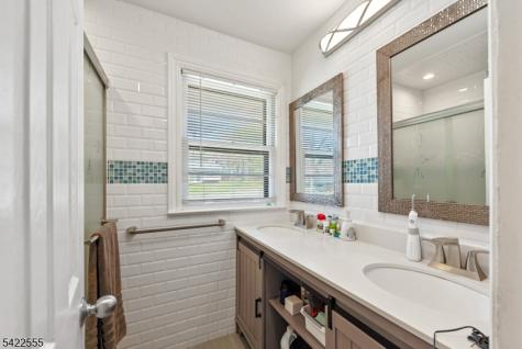 106 Dogwood Drive Oakland NJ 07436