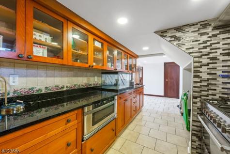 106 Dogwood Drive Oakland NJ 07436
