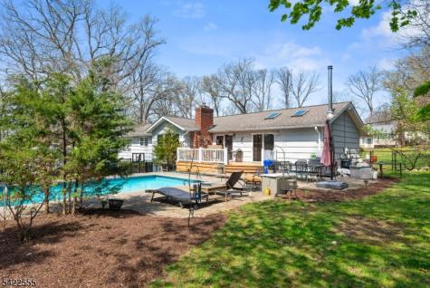 106 Dogwood Drive Oakland NJ 07436