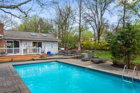 106 Dogwood Drive Oakland NJ 07436