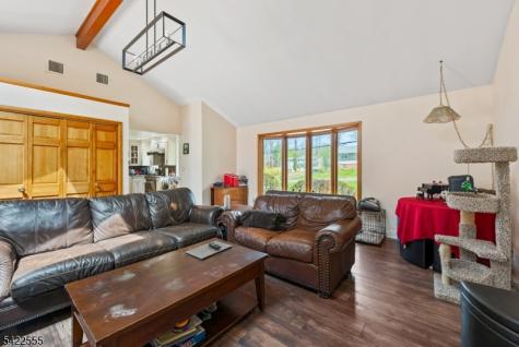 106 Dogwood Drive Oakland NJ 07436