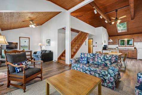 1009 Lakeside Drive East Vernon NJ 07422