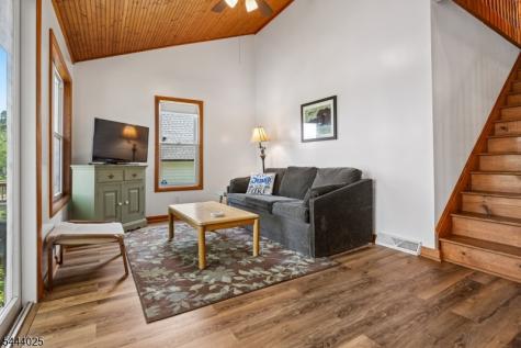 1009 Lakeside Drive East Vernon NJ 07422