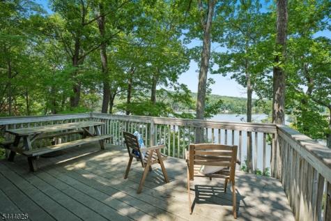 1009 Lakeside Drive East Vernon NJ 07422