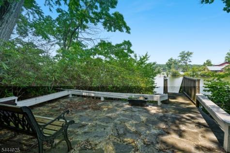 1009 Lakeside Drive East Vernon NJ 07422