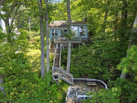 1009 Lakeside Drive East Vernon NJ 07422
