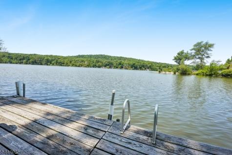1009 Lakeside Drive East Vernon NJ 07422