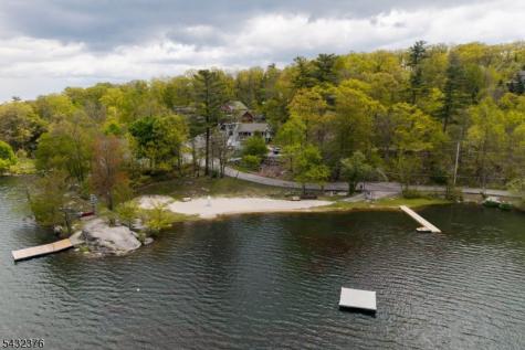 1052 Lakeside Drive East Vernon NJ 07422