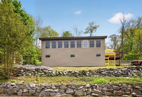 1052 Lakeside Drive East Vernon NJ 07422