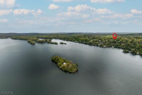 1052 Lakeside Drive East Vernon NJ 07422