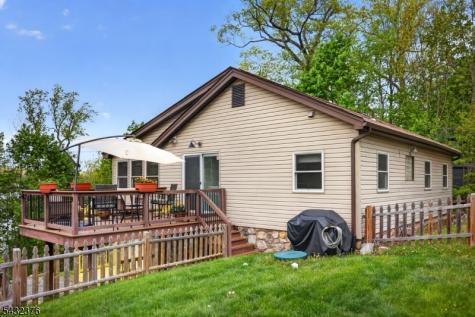 1052 Lakeside Drive East Vernon NJ 07422