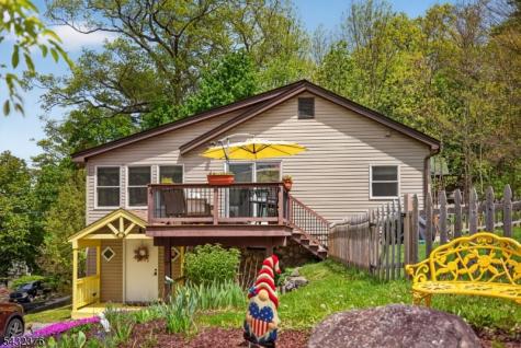 1052 Lakeside Drive East Vernon NJ 07422