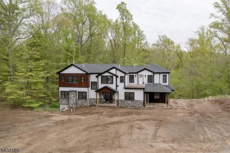 49 Northwood Road Hopatcong NJ 07821