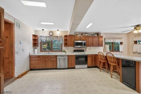 7 Church Road Holland NJ 08848