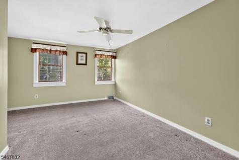 7 Church Road Holland NJ 08848