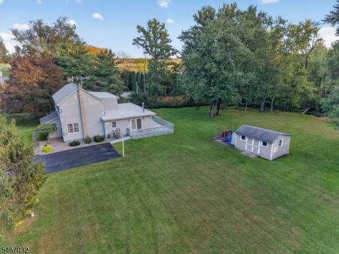 7 Church Road Holland NJ 08848