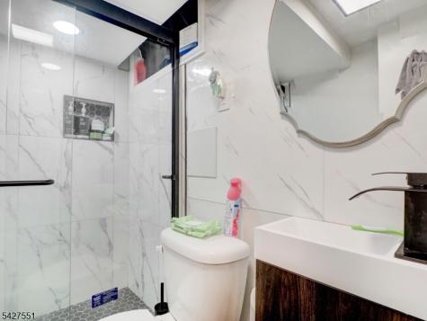 382 Douglas Road Roselle NJ 07203
