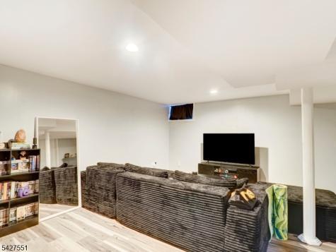 382 Douglas Road Roselle NJ 07203