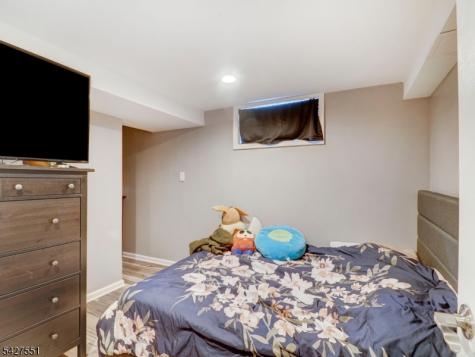382 Douglas Road Roselle NJ 07203