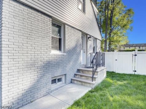 382 Douglas Road Roselle NJ 07203