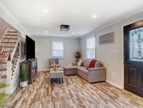 382 Douglas Road Roselle NJ 07203