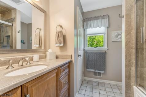 121 Birch Lane Greenwich NJ 08804