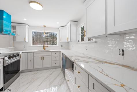 464 Buckhorn Drive White NJ 07823