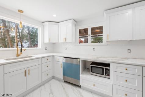 464 Buckhorn Drive White NJ 07823
