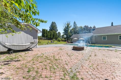 2 Rossi Drive Clinton NJ 08809