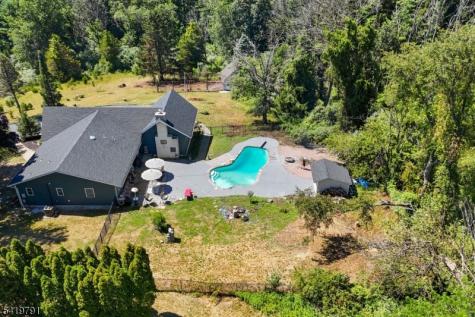 2 Rossi Drive Clinton NJ 08809