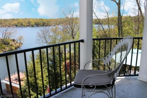 9 Cox Lane Hopatcong NJ 07821
