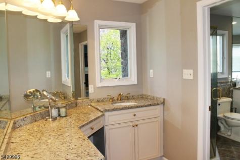 9 Cox Lane Hopatcong NJ 07821