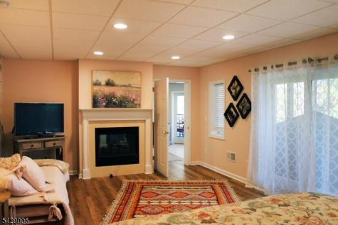 9 Cox Lane Hopatcong NJ 07821