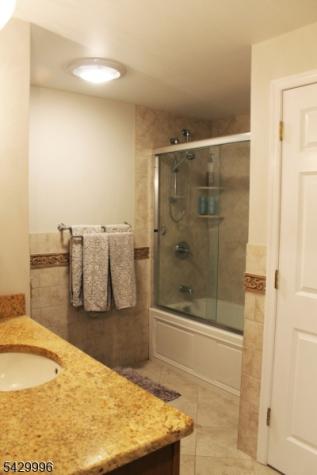 9 Cox Lane Hopatcong NJ 07821