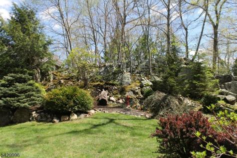 9 Cox Lane Hopatcong NJ 07821