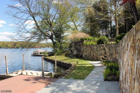 9 Cox Lane Hopatcong NJ 07821